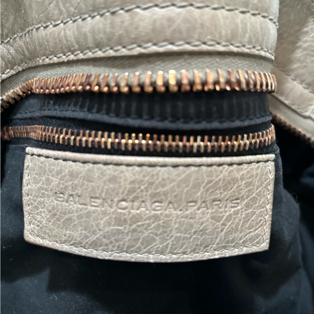 Balenciaga City Handbag - Picture 13 of 16